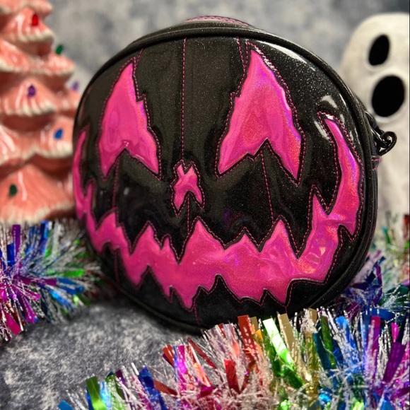 Hand Crafted Handcrafted Stark Raving Love Pain and Stitches Handmade Bag (LPS) - Picture 2 of 4